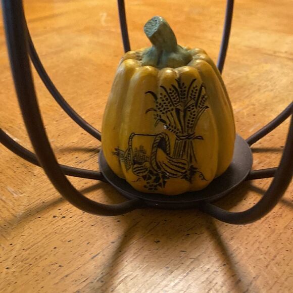 Thanksgiving/Fall  Centerpiece‎ - Picture 6 of 12